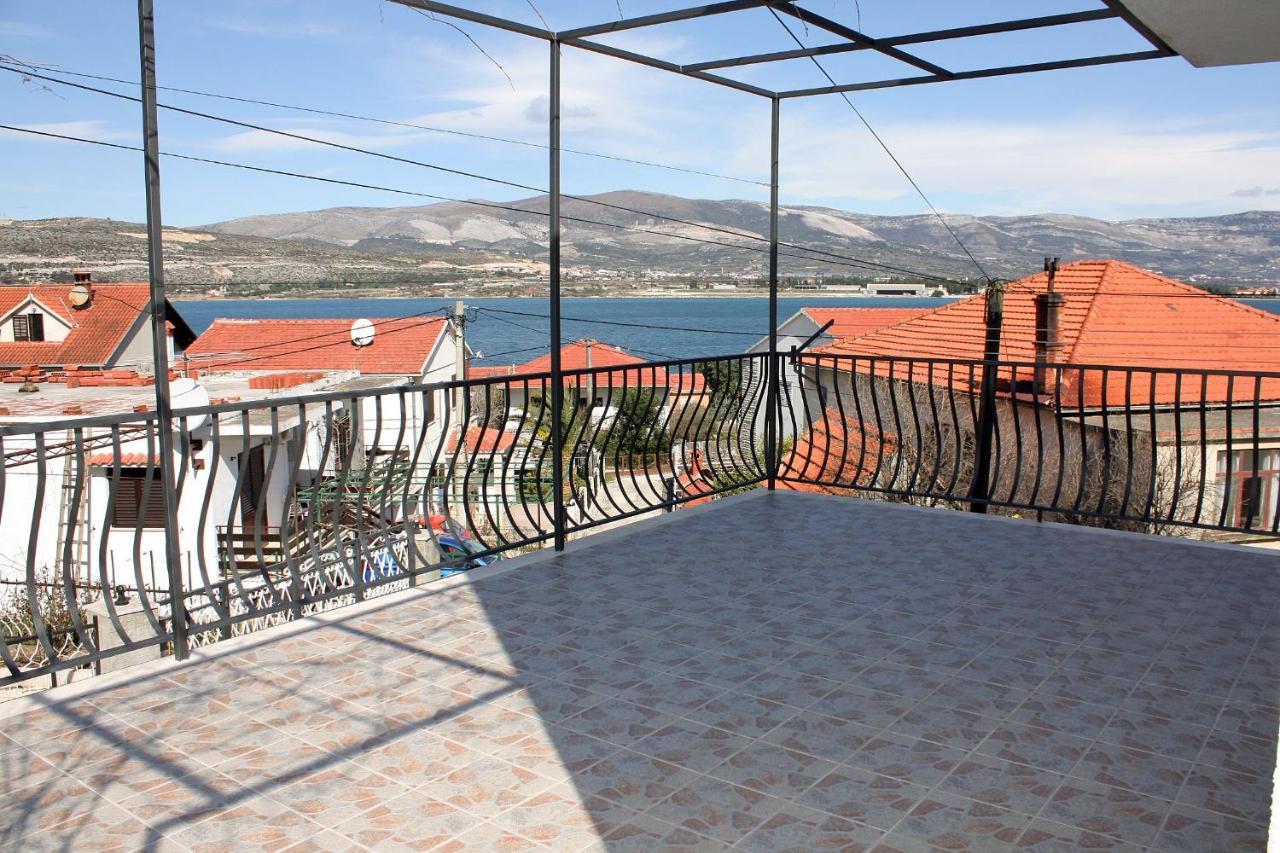 Apartments By The Sea Mastrinka, Ciovo - 4836 トロギール エクステリア 写真