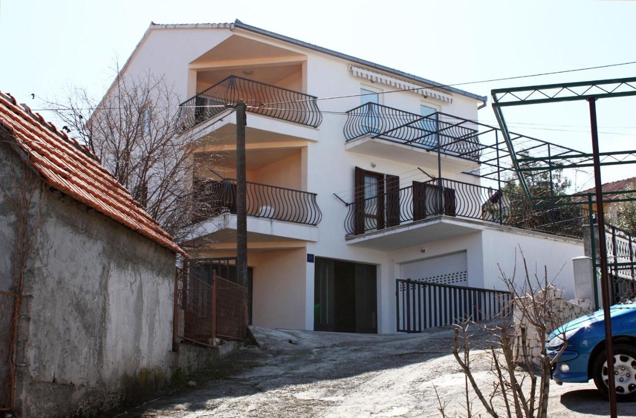 Apartments By The Sea Mastrinka, Ciovo - 4836 トロギール エクステリア 写真
