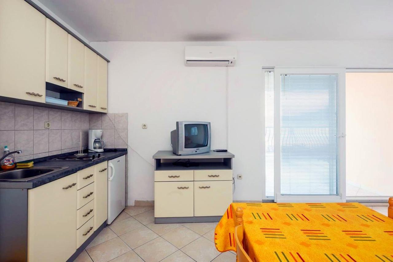 Apartments By The Sea Mastrinka, Ciovo - 4836 トロギール エクステリア 写真