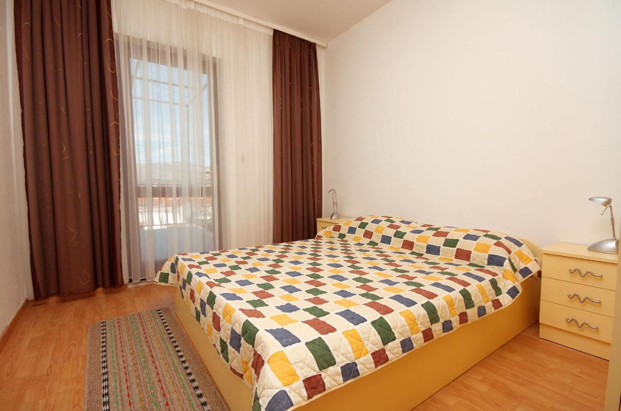 Apartments By The Sea Mastrinka, Ciovo - 4836 トロギール エクステリア 写真