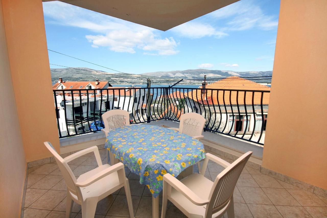 Apartments By The Sea Mastrinka, Ciovo - 4836 トロギール エクステリア 写真