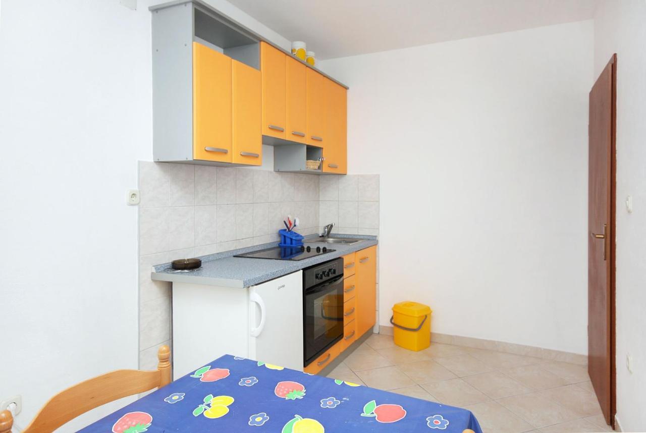 Apartments By The Sea Mastrinka, Ciovo - 4836 トロギール エクステリア 写真