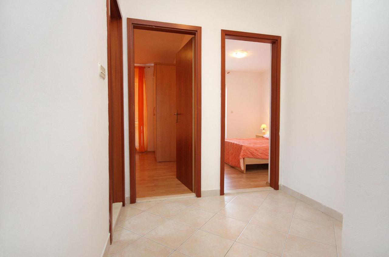 Apartments By The Sea Mastrinka, Ciovo - 4836 トロギール エクステリア 写真