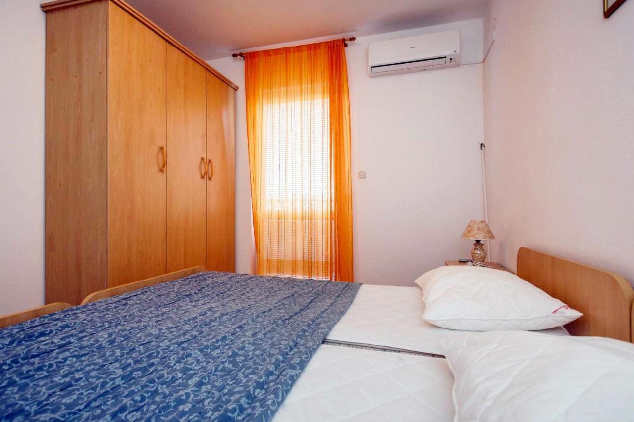 Apartments By The Sea Mastrinka, Ciovo - 4836 トロギール エクステリア 写真